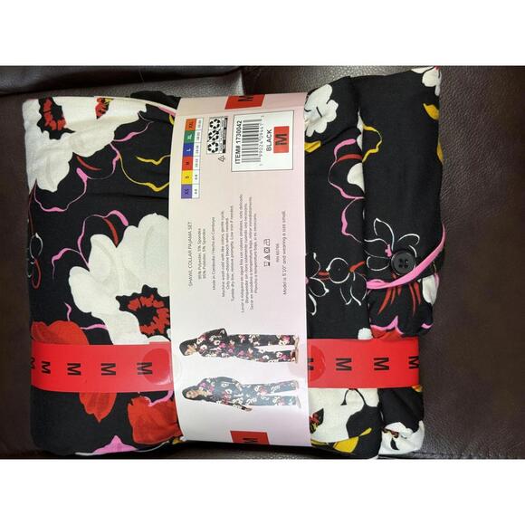 New Room Service Pajama Set Size M - Picture 2 of 4